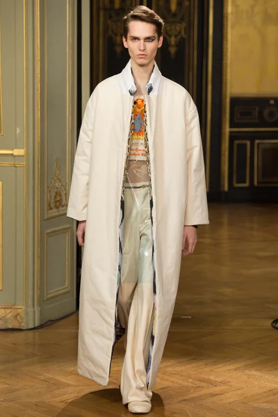 Look 27